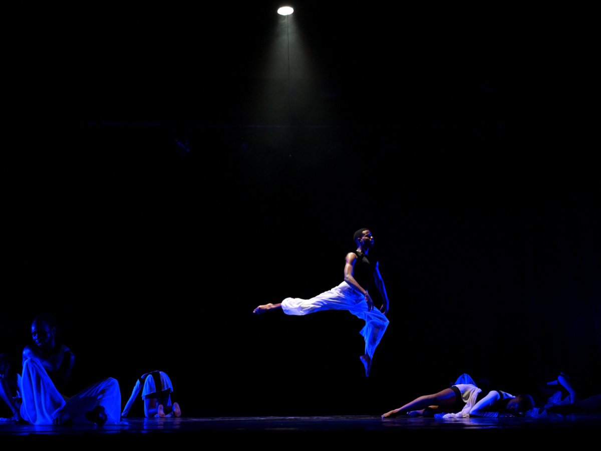 NDTCJAMAICA's tweet image. Friday's premiere of Clipped and Fallen by Mattu Perry was nothing short of breathtaking. Don't miss this captivating new work now on at the Little Theatre as part of the NDTC’s 63rd Season of Dance.

Tickets are NOW available online:
tickets.qrtick.com/e/ndtc63

(📸 Stuart Reeves)
