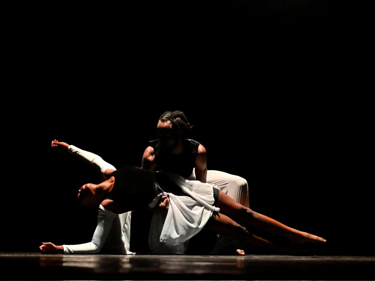 NDTCJAMAICA's tweet image. Friday's premiere of Clipped and Fallen by Mattu Perry was nothing short of breathtaking. Don't miss this captivating new work now on at the Little Theatre as part of the NDTC’s 63rd Season of Dance.

Tickets are NOW available online:
tickets.qrtick.com/e/ndtc63

(📸 Stuart Reeves)