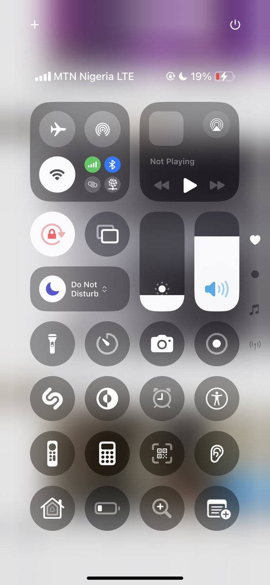 lucasdahdemigod's tweet image. I regret updating my iPhone
Bro wtf is this dog shit update??????