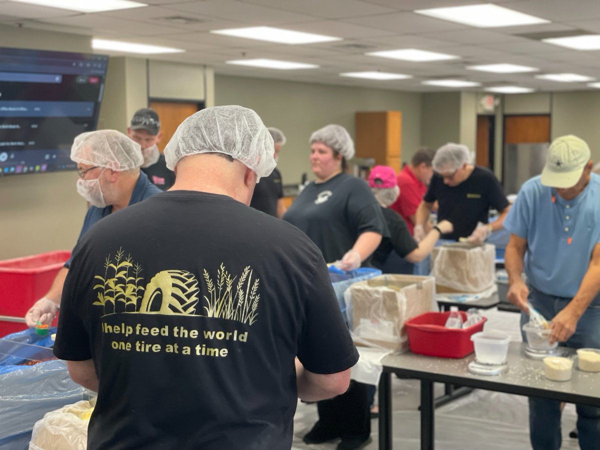 GoodyearFarm's tweet image. Last week at our Des Moines, IA facility, over 40 volunteers teamed up with Meals from the Heartland for Titan's second Mobile Hunger Fight, and the results were incredible! They assembled more than 20,000 meals to help feed hungry children in Iowa and across the globe.