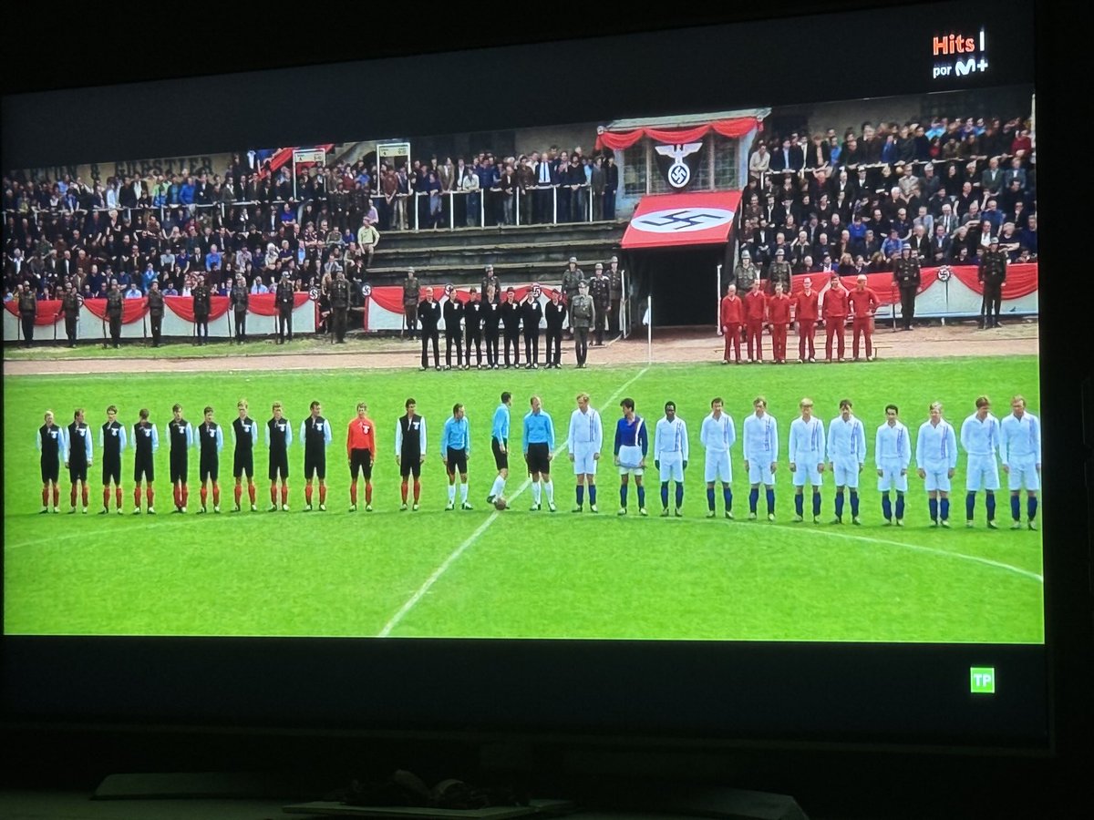 Los buenos son siempre los de blanco