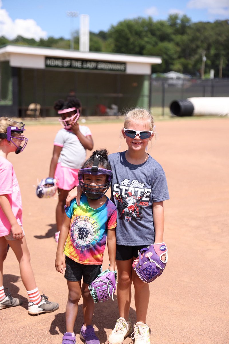 Leeds Softball tweet media