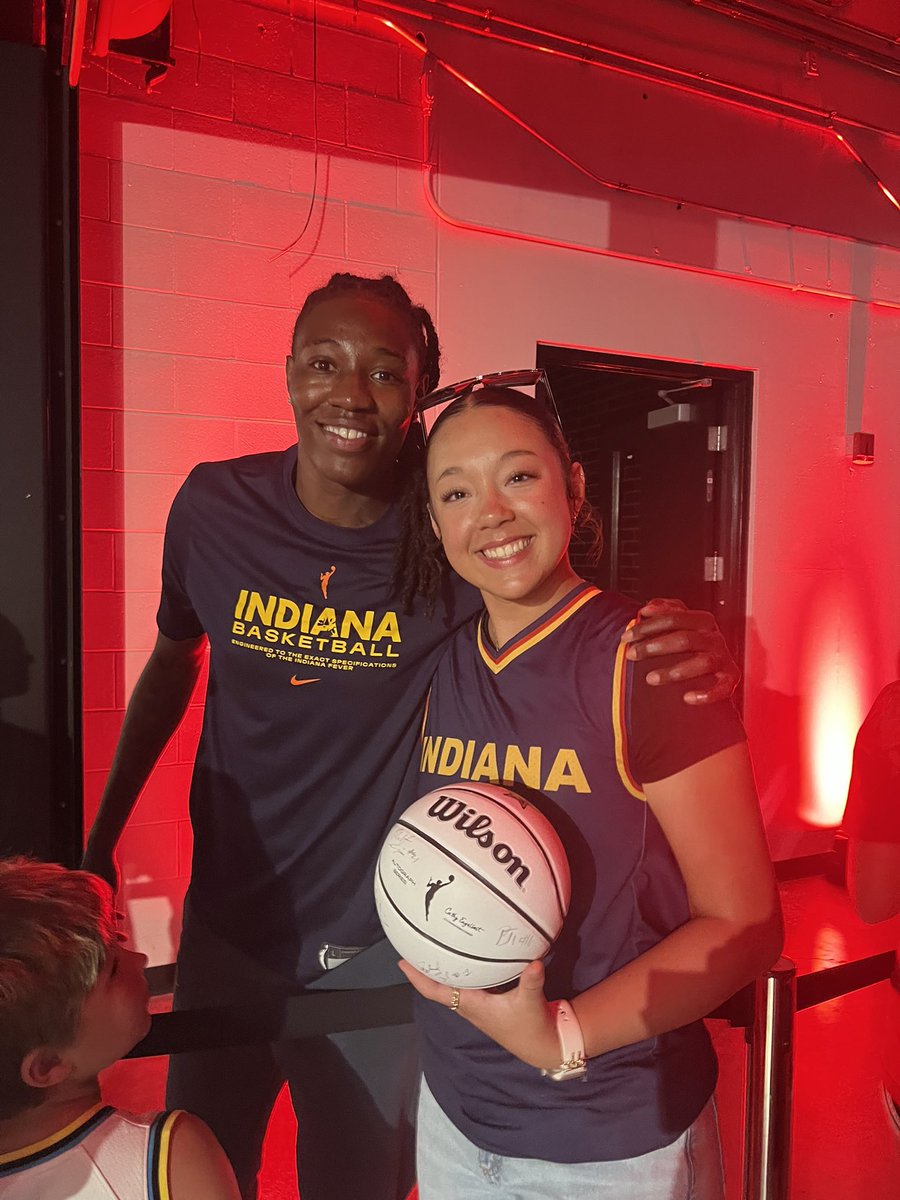 Crypto_Jess82's tweet photo. @THoward_6 Stay Healthy Tosh! You’re the best, and thanks for making my kids day in Indiana. We came all the way from Texas! https://t.co/2E5AR9YyDp