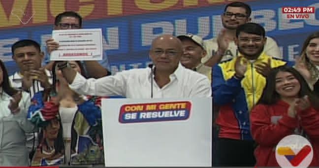 Desde el COMANDO DE CAMPAÑA VEN 25+, Jorge Rodríguez anunció que se ganaron 285 de las 335 alcaldías, un 85% del total. Resaltó que la mayoría de los venezolanos quieren paz y soluciones reales. Se ganó en 23 de 24 capitales.

¡Un gran triunfo! 💪

#ConChávezSiempreInvictos
#CHCh