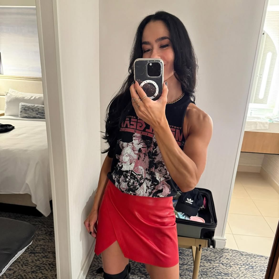 evesauIt's tweet image. need her to punch me in the face so bad