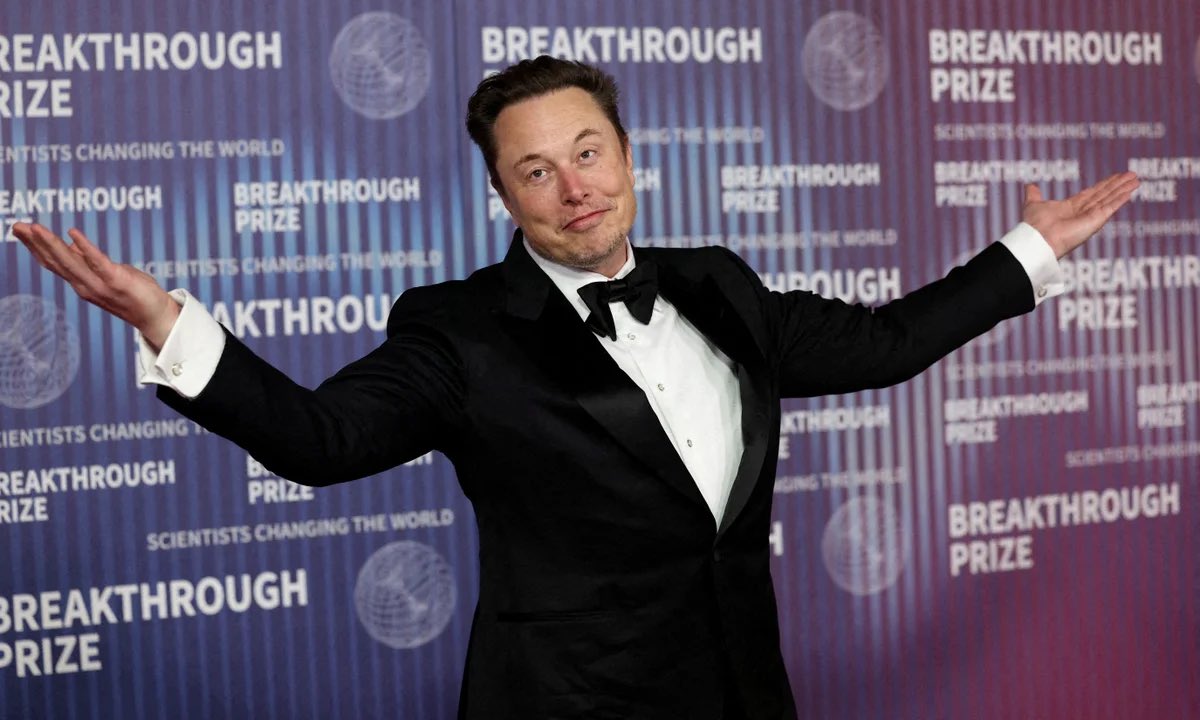 Elon Musk is projected to become the first trillionaire by 2027 🎉💰