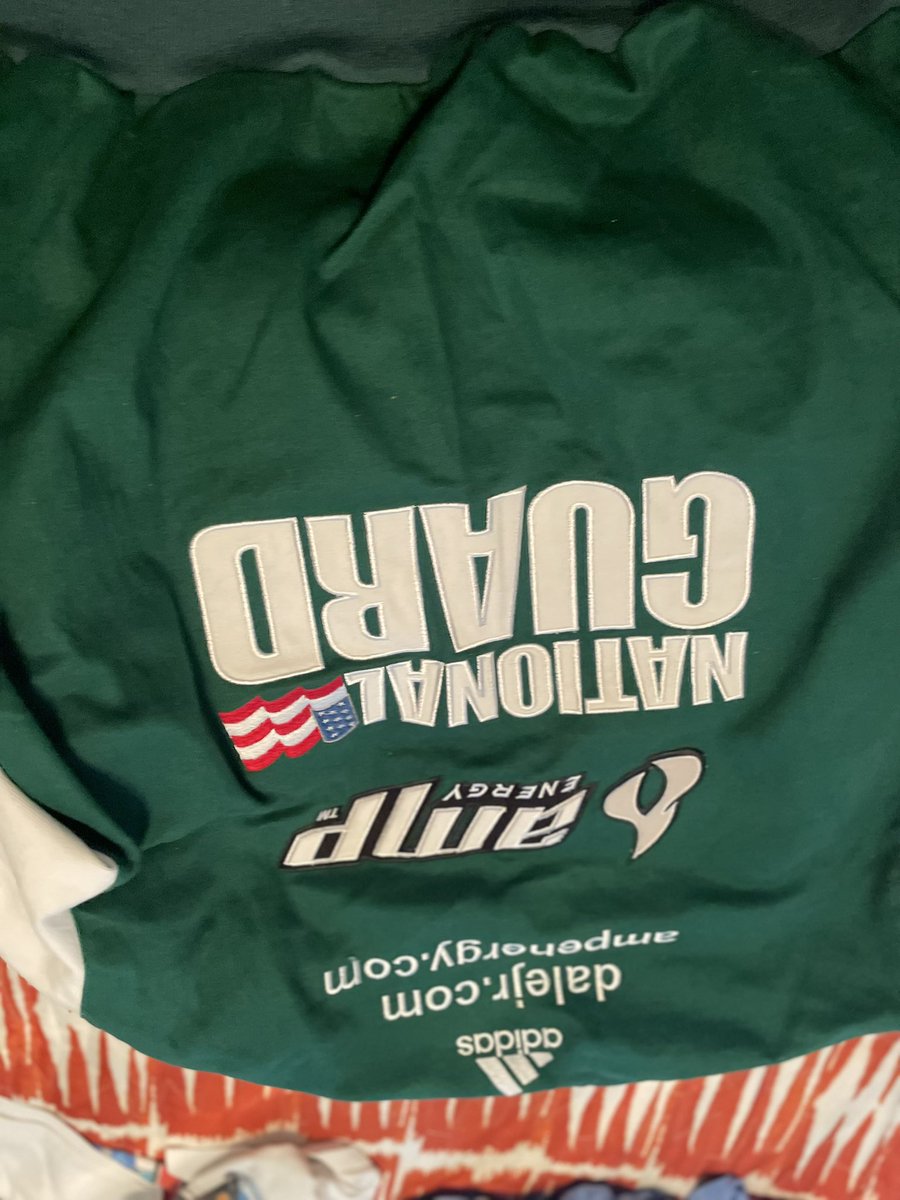 ThonuesJason1's tweet image. Check out my @DaleJr jacket I got!!!!! BAD ASS!!!!