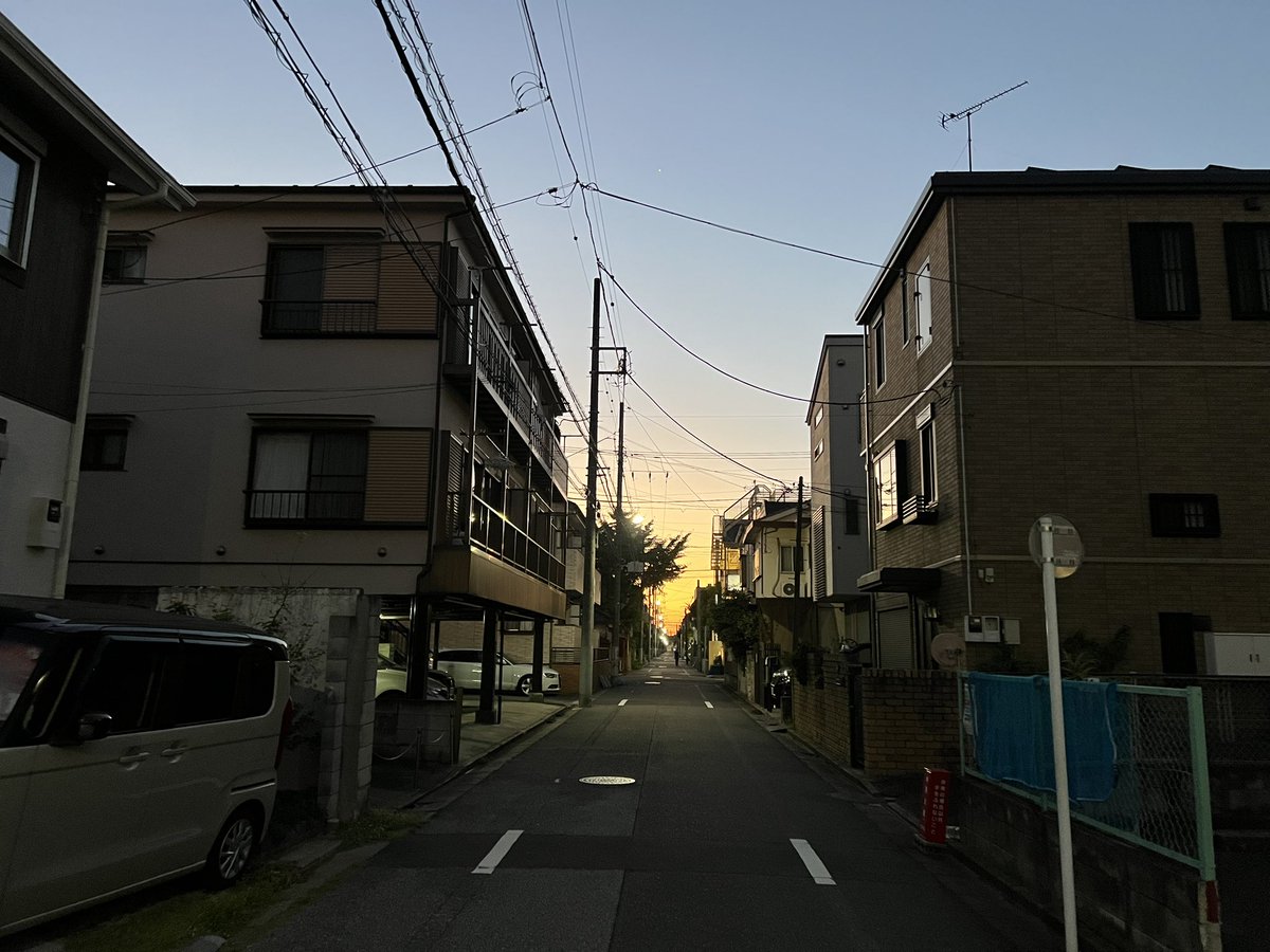 freeman_HAL's tweet image. #モンスト の経験値スポットを取りに早朝散歩マン・:*+.\(( °ω° ))/.:+
今日はスポットが全然なくてメッチャ歩かされていますw
あっ、陽が登って来ました♪
おはようございますw