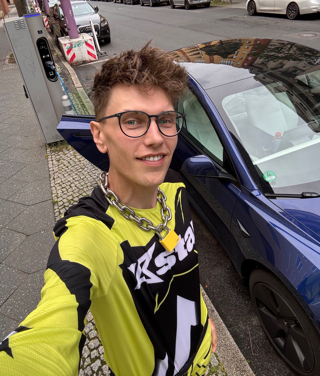 KinkXPhil's tweet photo. Im übrigen mag ich dieses Outfit extrem 🥵🥵🥵 mehr als nur das 🥵 @kinkstargear https://t.co/GwXiRf4IFi