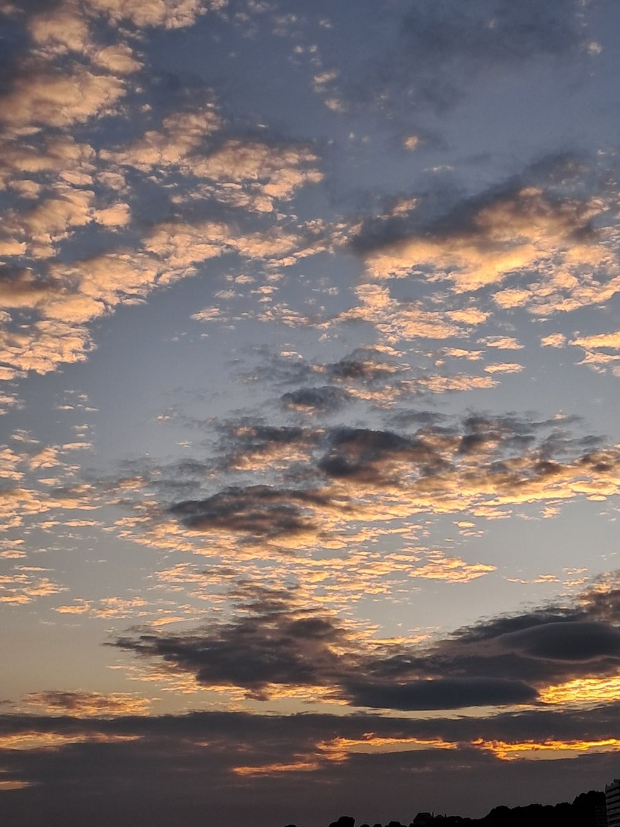 ninon13000's tweet image. Mon ciel
Quelques vues pendant le coucher de soleil ☀️
Partage 😘