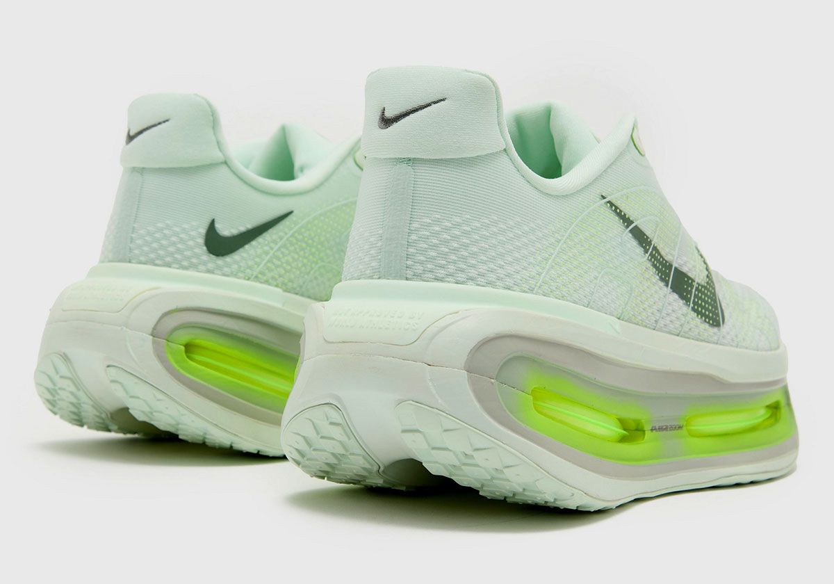 FIRST LOOK: Nike Vomero Premium 