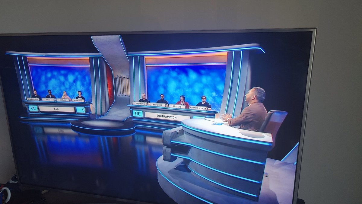 Bobby_Seagull's tweet image. Time for the main show. #UniversityChallenge now!
We are ready and watching @amolrajan