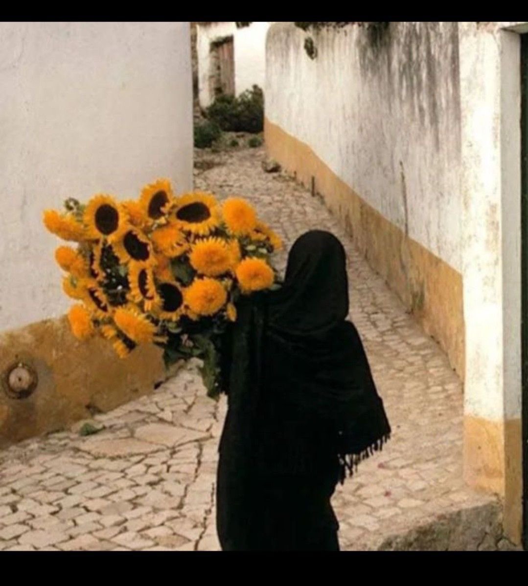 ㅤㅤ ㅤㅤ 

▪️🔸
͏
حقيقه // 
من المؤلم أن تولد فتاة ولها روح أكبر من كل العالم تحتوي قلوب الأطفال ولكنها تخاف الفقد !!🔸🌻

͏