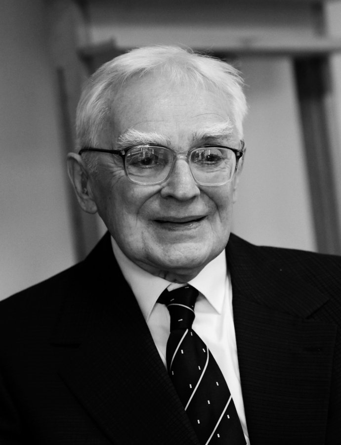 AnduKamil's tweet image. Zmarł prof. dr. hab. Janusz Bieniak (ur. 1927 r.) — wybitny mediewista i długoletni wykładowca Uniwersytetu Mikołaja Kopernika. 

Cześć Jego pamięci!