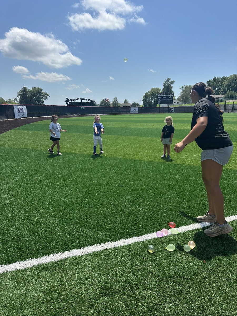 Raven_Softball's tweet image. We had so much fun at our youth and prospect camp yesterday!! Thank you to all of our campers that beat the heat and grew in their softball skills!🥵🥎