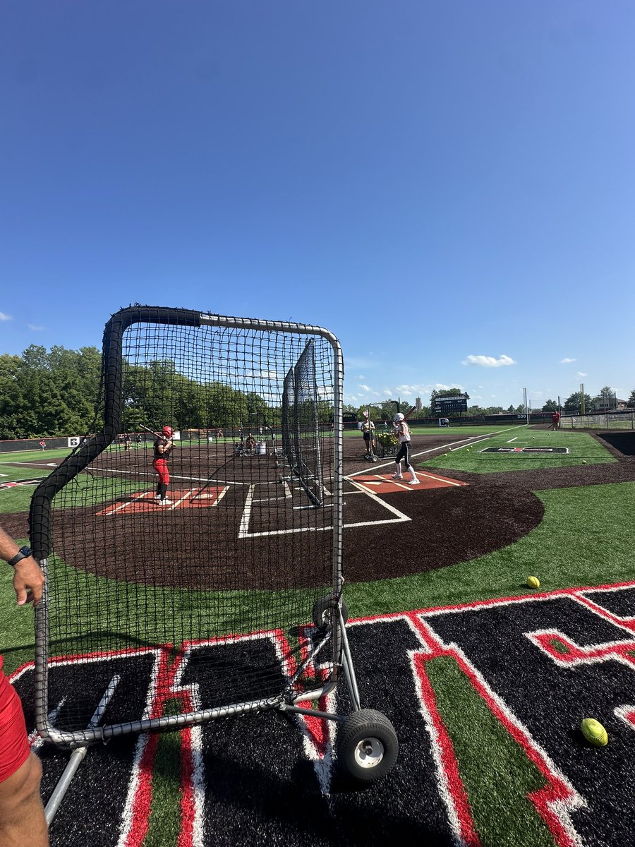Raven_Softball's tweet image. We had so much fun at our youth and prospect camp yesterday!! Thank you to all of our campers that beat the heat and grew in their softball skills!🥵🥎