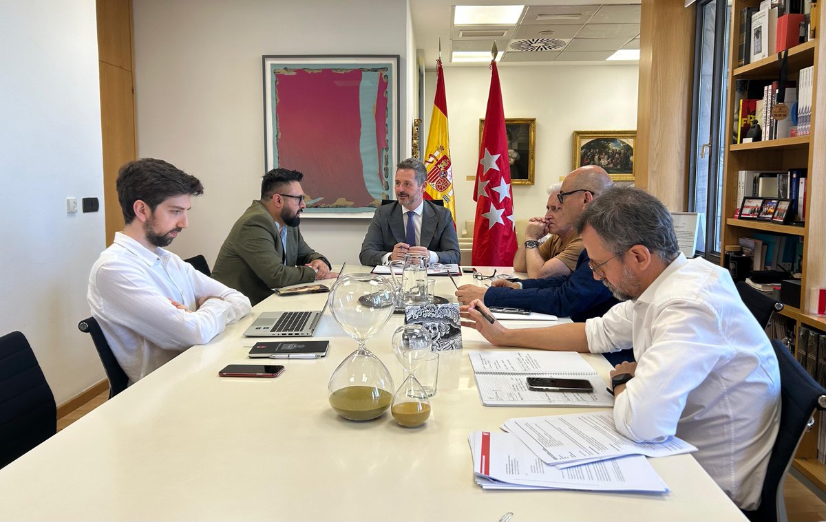 Mariano de Paco Serrano (@depacoserrano) on Twitter photo Recibimos a Héctor Alejandro Vázquez Zúñiga, director del Instituto Cultural de Aguascalientes en México.
Desde la <a href="/ComunidadMadrid/">Comunidad de Madrid</a> seguimos trabajando por estrechar nuestros lazos culturales y la #Hispanidad que nos une. Recibimos a Héctor Alejandro Vázquez Zúñiga, director del Instituto Cultural de Aguascalientes en México.
Desde la <a href="/ComunidadMadrid/">Comunidad de Madrid</a> seguimos trabajando por estrechar nuestros lazos culturales y la #Hispanidad que nos une.