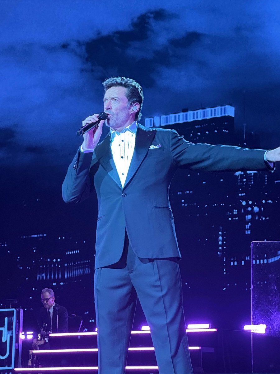 Samantha Reinert ☕ (@coffeetan) on Twitter photo Went to New York last month for <a href="/RealHughJackman/">Hugh Jackman</a>’s one-man show, and splurged on the meet & greet + 3rd row seats. When I talked to Hugh, he was so kind & attentive while I rattled on about how I’ve loved him since the first X-Men and how The Greatest Showman changed my life. 😭 Went to New York last month for <a href="/RealHughJackman/">Hugh Jackman</a>’s one-man show, and splurged on the meet & greet + 3rd row seats. When I talked to Hugh, he was so kind & attentive while I rattled on about how I’ve loved him since the first X-Men and how The Greatest Showman changed my life. 😭