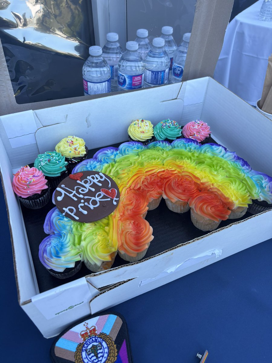Today #VPD held its 8th annual Progressive Pride Flag raising ceremony! 

We raise the Progressive Pride flag at VPD headquarters each year to honour the 2SLGBTQ+ community and to kick off the start of #VancouverPrideWeek celebrations! 

Huge thanks to all our event speakers,