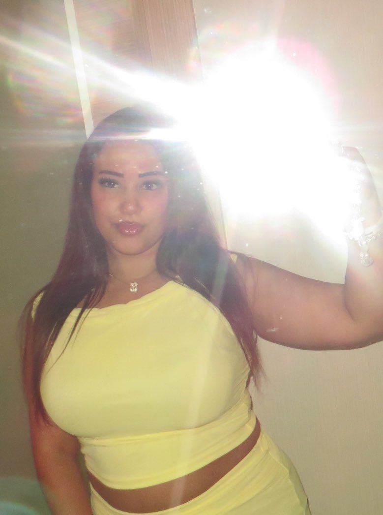 intakness's tweet image. mirror mirror on the wall~ 🪞📸

#NheartSelcaDay #NHSD #ONEPACT #원팩트 #예담 #YEDAM