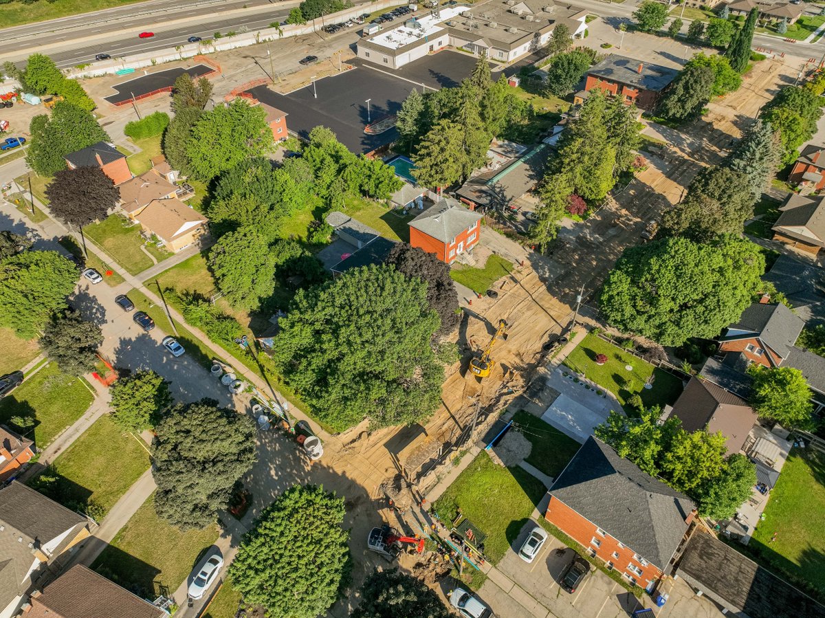 Sunny skies, 35° heat, and even a storm or two... but nothing slows down our Becker Street crew in Kitchener!☀️🌧️💪
We’re wrapping up Phase Two of this multi-phase infrastructure project and getting ready to roll into Phase Three!