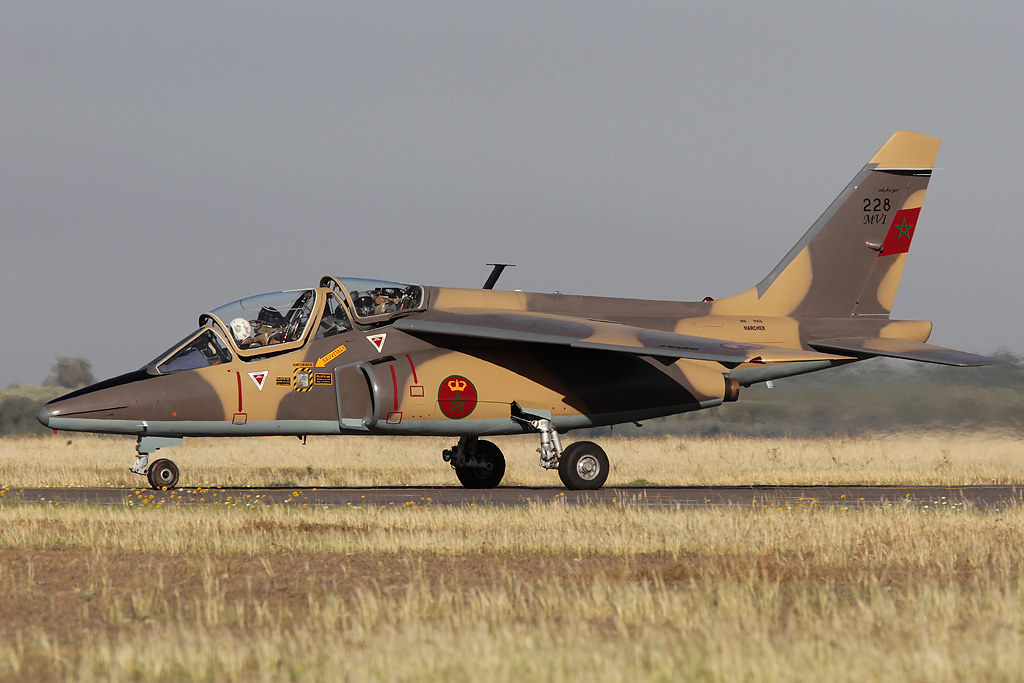 Rian_almasri's tweet image. #المغرب
مقتل ضابطين من القوات الجوية الملكية بعد تحطم طائرة تدريب من طراز AlphaJet بالقرب من مطار فاس سايس.