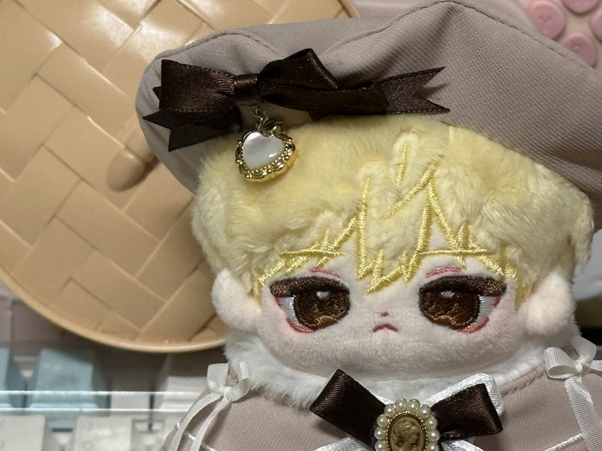 안녕하시렵니까 요즘 자격증 시험 준비하고 대학교 준비한다고 바쁜 나머지 들어올 시간이 없지만 그래도 종종 솜사진 올리겠사옵니다