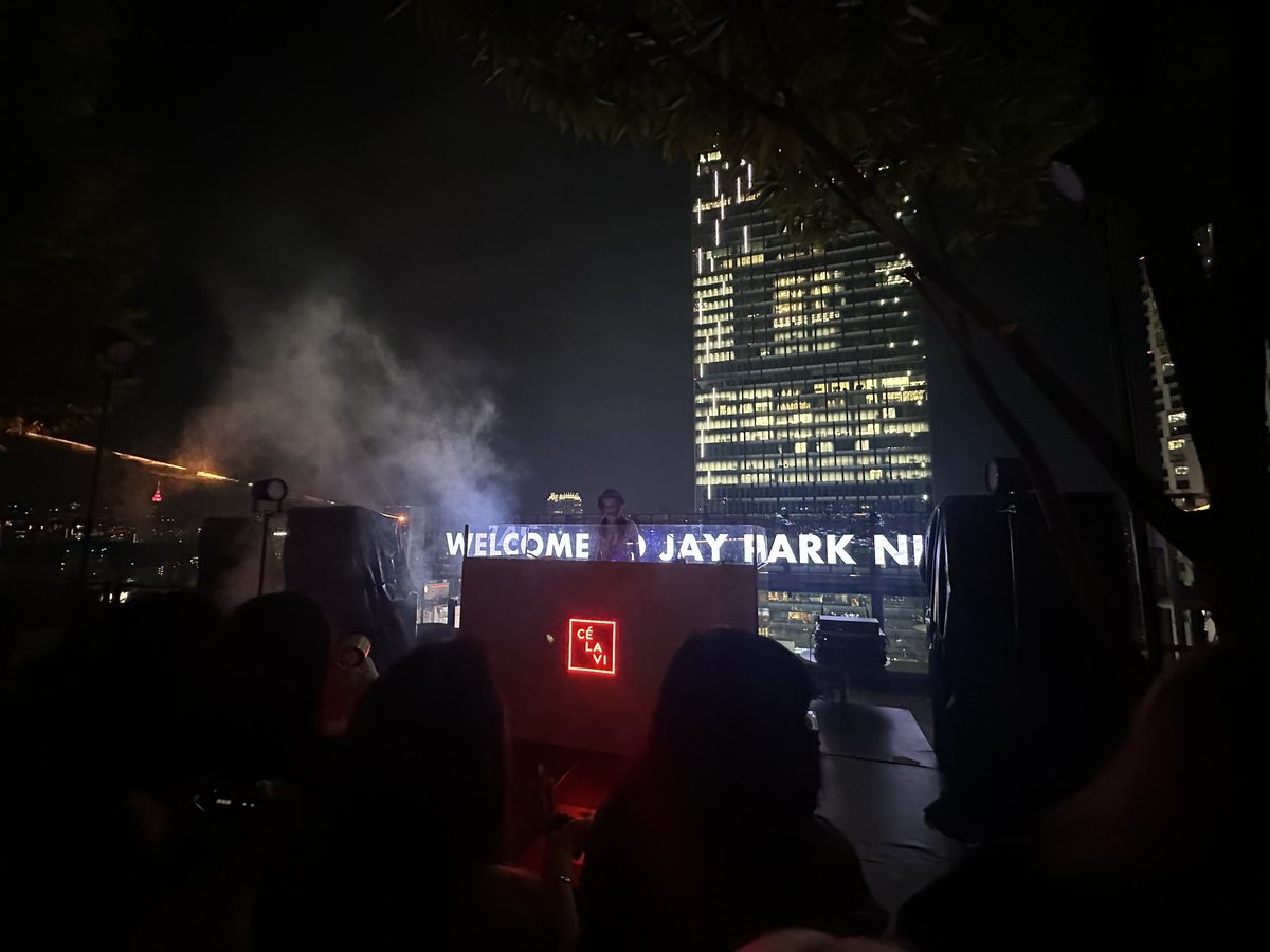 あちー🥲🥲🥲
#JayPark #パクジェボム