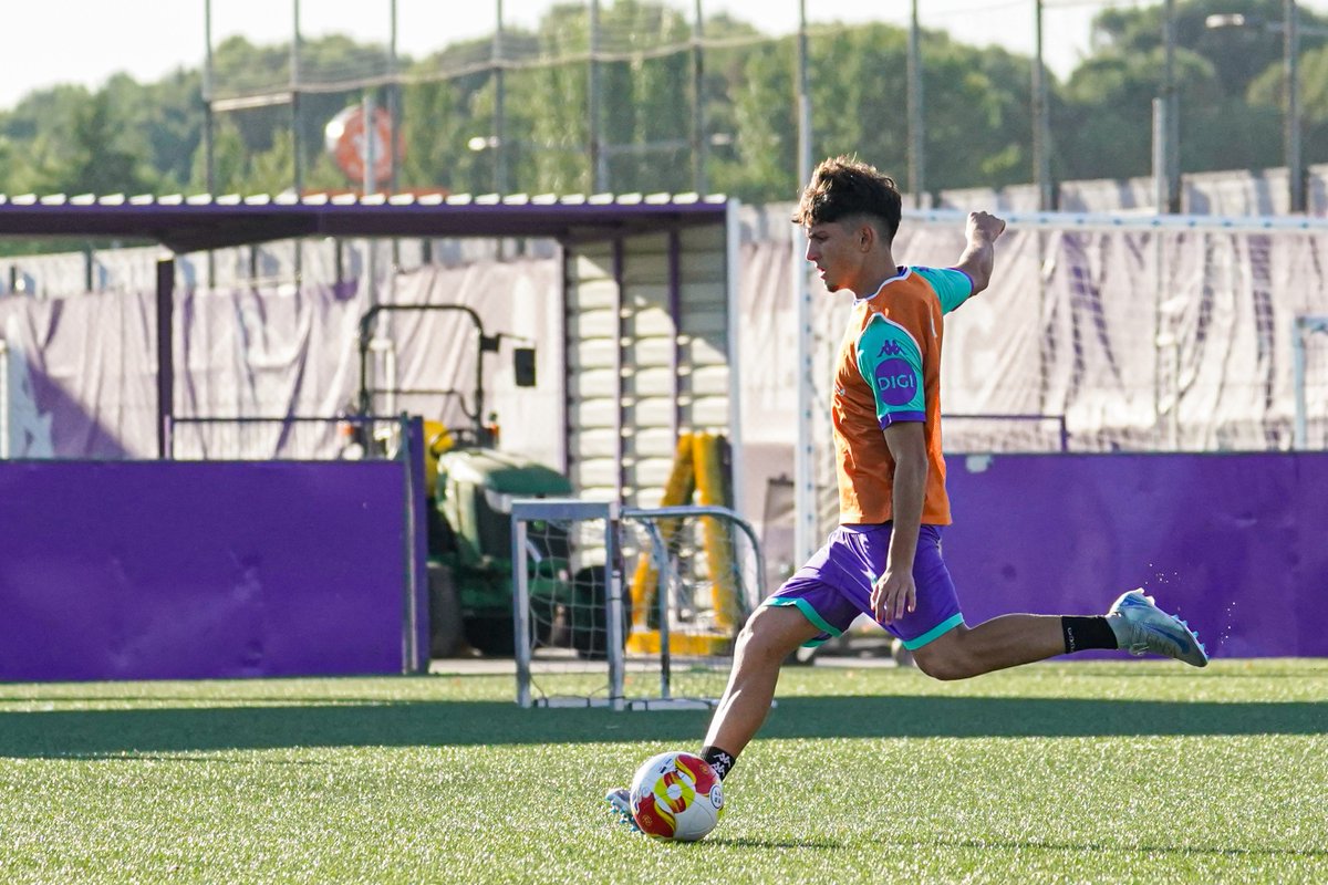 Cantera Real Valladolid (@rvcantera) on Twitter photo 🏋🏻♂️⚽️💜El #RVJuvenilA trabaja con la vista puesta en la primera prueba de la pretemporada
🆚 <a href="/CDMojados/">CD MOJADOS</a>
🗓️ Sábado (11.00 horas)
🏟️ Anexos
#pucela #RVcantera 🏋🏻♂️⚽️💜El #RVJuvenilA trabaja con la vista puesta en la primera prueba de la pretemporada
🆚 <a href="/CDMojados/">CD MOJADOS</a>
🗓️ Sábado (11.00 horas)
🏟️ Anexos
#pucela #RVcantera