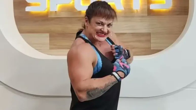 elcucodigital's tweet image. Sigue en estado crítico la ex boxeadora y múltiple campeona mundial Alejandra “locomotora” olivera

elcucodigital.com/sigue-en-estad…

#ElCucoDigital #locomotora #estadodesalud #campeona