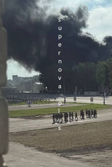 5fZh4fAHfTGpppe's tweet image. На московії у Кстово Нижньогородської області горить в/ч 64120 210-й міжвидовий регіональний навчальний центр інженерних військ.