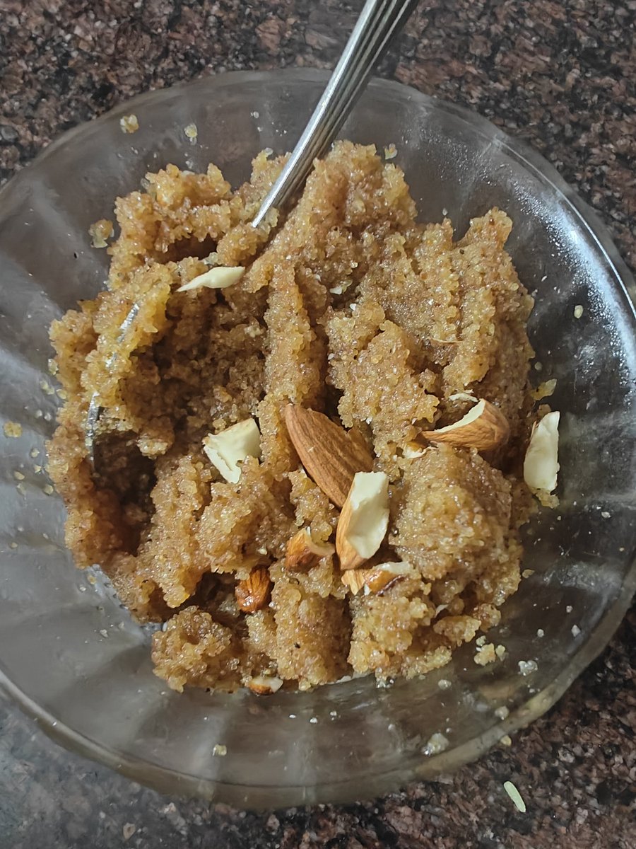 anu2181's tweet image. Kabhi kabhi main bhi cooking kar leti hu 😎