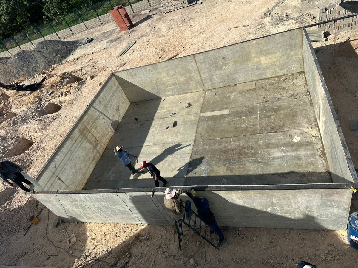 YamilHAranaP's tweet photo. Lo prometimos y lo estamos cumpliendo: trabajos en la Planta de Tratamiento de Aguas Residuales de Barranco de loba, va en un 77% de avance. 

✅ Importante: el 90% de la mano de obra no calificada de este proyecto es local. 

Este alcantarillado es uno de los 6 que ejecutando. La inversión que estamos haciendo en agua potable y saneamiento básico va a cerrar brechas históricas. Seguimos 💪🏼