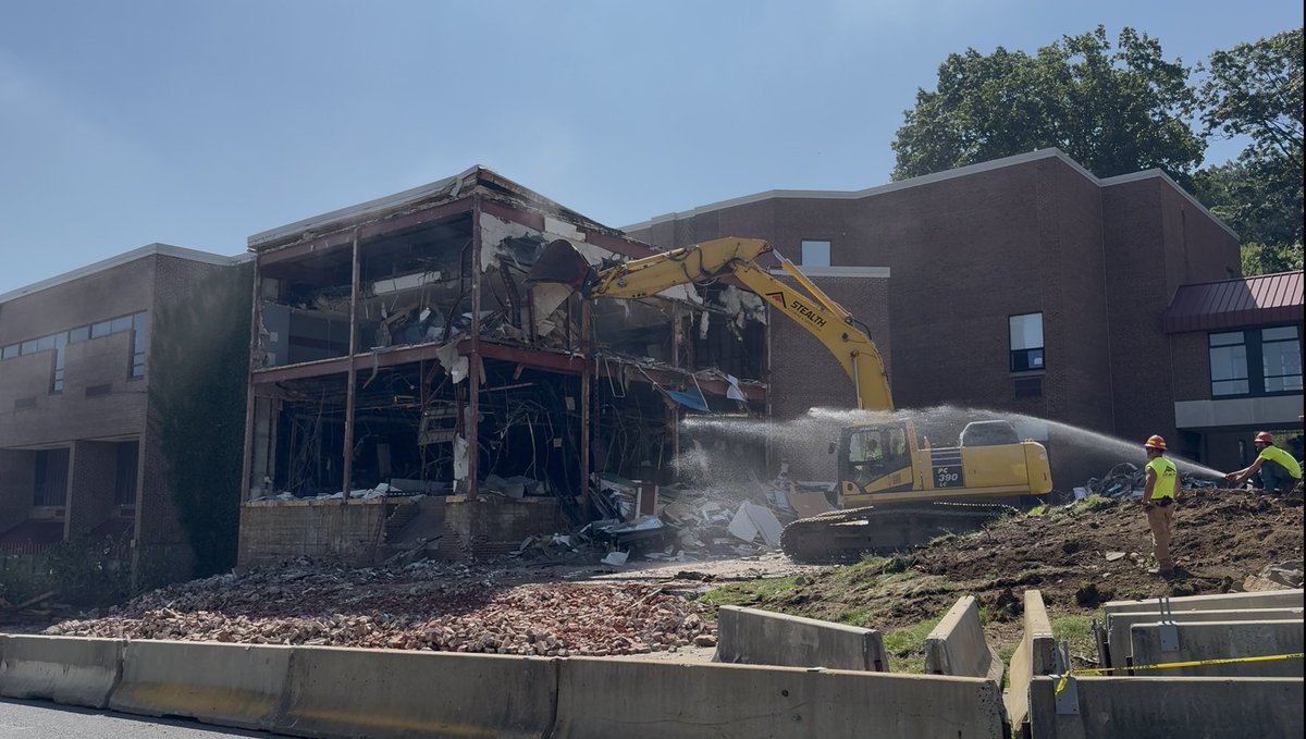 basdfacman's tweet image. And so it begins…
🚧🧱🧱🧱🚧
@BASDFtHill @BethlehemAreaSD