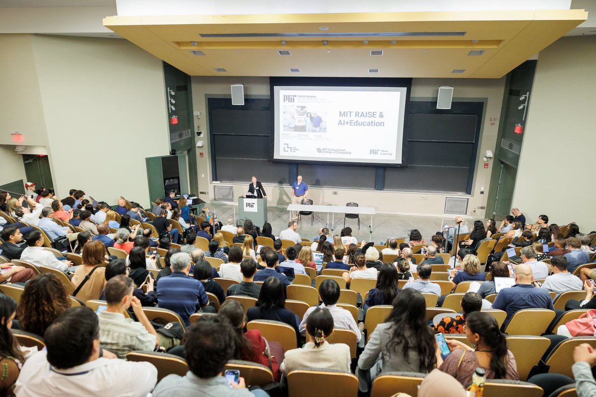 App-In Club tweet media