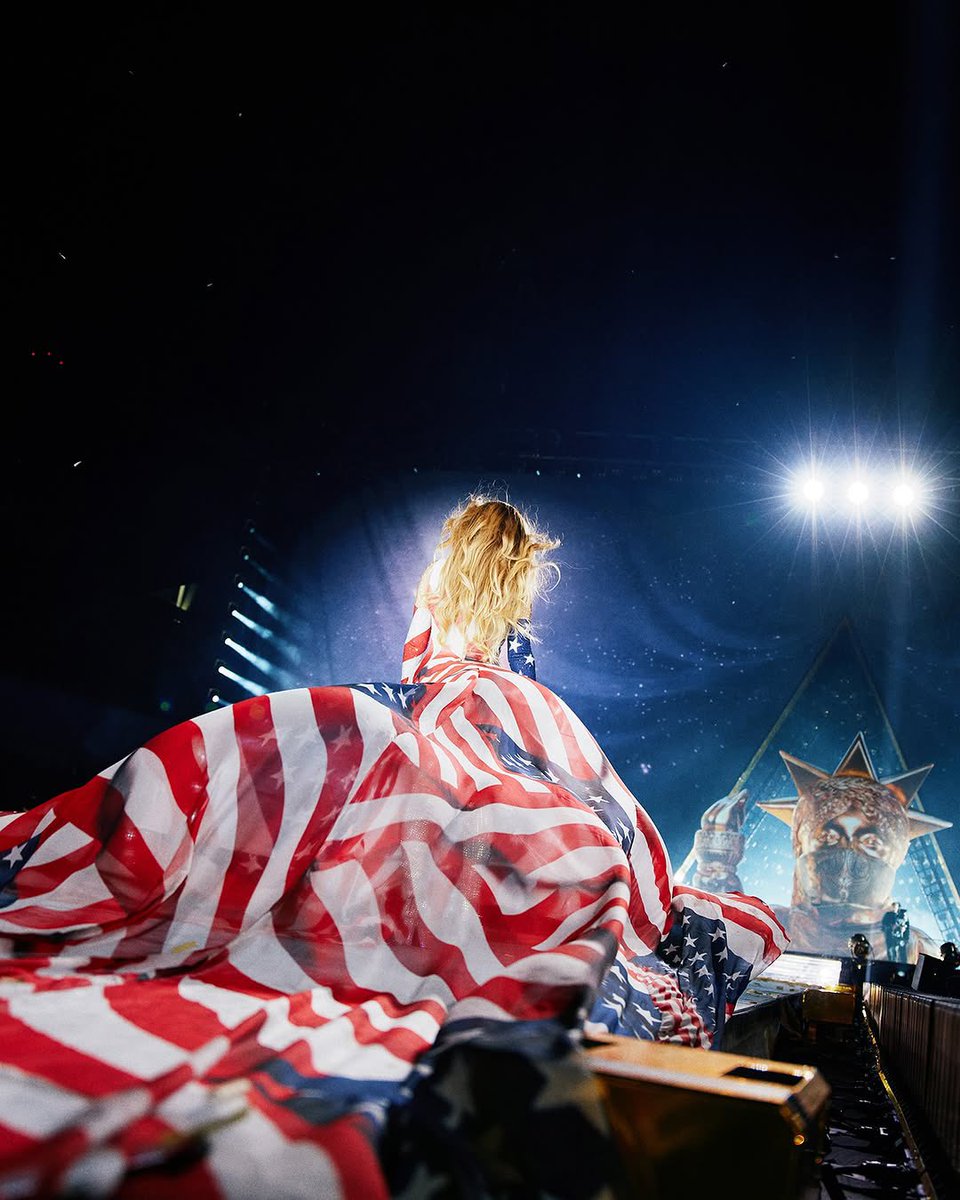 Beyoncé’s ‘COWBOY CARTER’ tour concludes as the highest-grossing country tour in Billboard Boxscore history.

It earned $407.6 million from 32 shows.