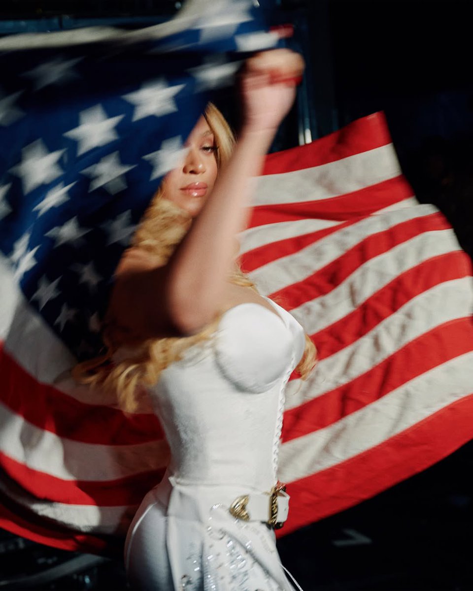 Beyoncé's 'COWBOY CARTER Tour' breaks the record for highest grossing country tour in Billboard Boxscore history.

It grossed $407.6 million from 1.6 million tickets over 32 shows.