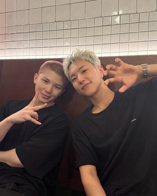 reverienoo's tweet image. boyfriends
