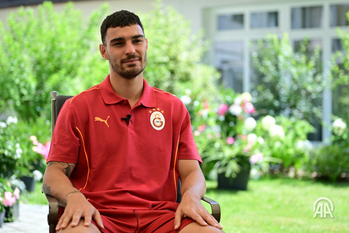 aa_spor's tweet image. ✍️ Galatasaray, Abdülkerim Bardakcı'nın sözleşmesinin 2027 yılına, Kaan Ayhan'ın sözleşmesinin ise 2028 yılına kadar uzatıldığını TFF'ye bildirdi.