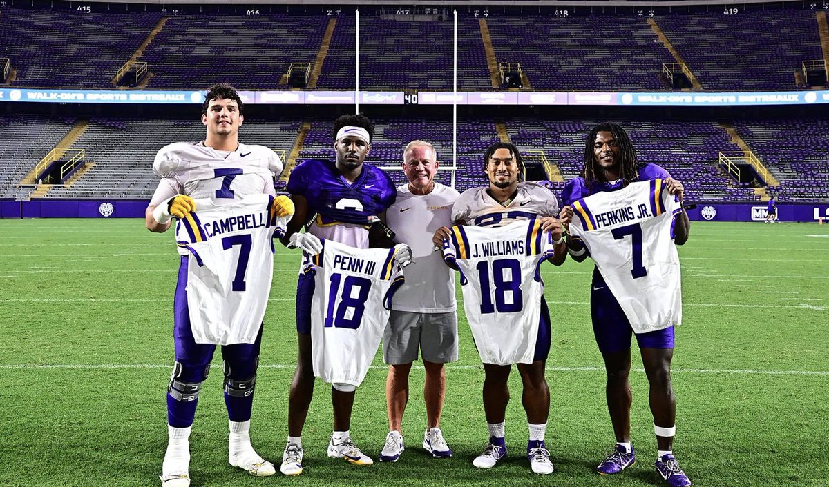 TigerDroppings's tweet image. TigerDroppings thread from the Tiger Rant:
Who should wear No. 18 this season? #LSU
tigerdroppings.com/rant/lsu-sport…