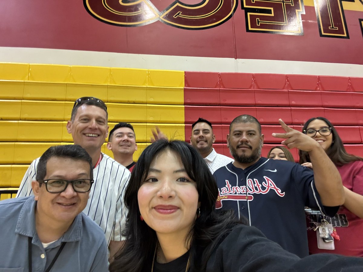 hmarroEDHS's tweet photo. @EDAztecs_HS https://t.co/4gAbZXocgQ