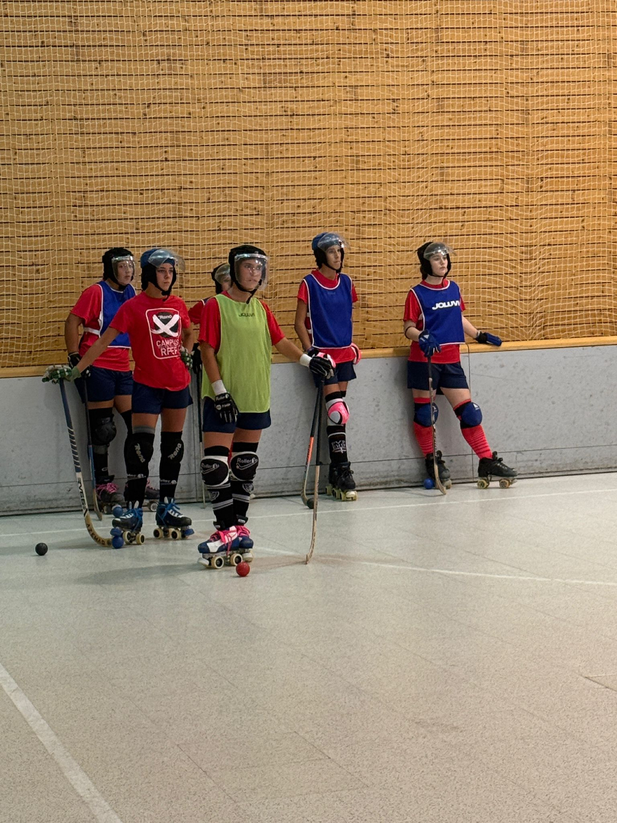 FedPatinaje's tweet photo. 🏑#HockeyPatines | ¡Ya en marcha una nueva edición del campus de alto rendimiento de la #RFEP!

La edición femenina empezó ayer domingo 27 en Olot y finalizará el viernes 1 de agosto 📆 https://t.co/Jb6PoaszhT