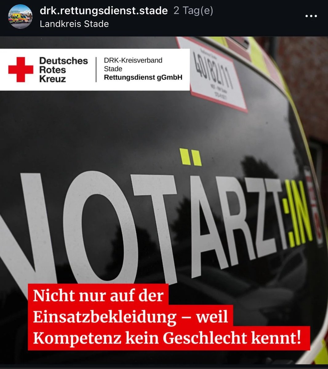 KaninchenamSee's tweet image. Bestdenkbare Einsatzmöglichkeit für so nen Batzen Geld: Inkorrekte Rechtschreibung aufm Notarztwagen, so wichtig☝🏻😌