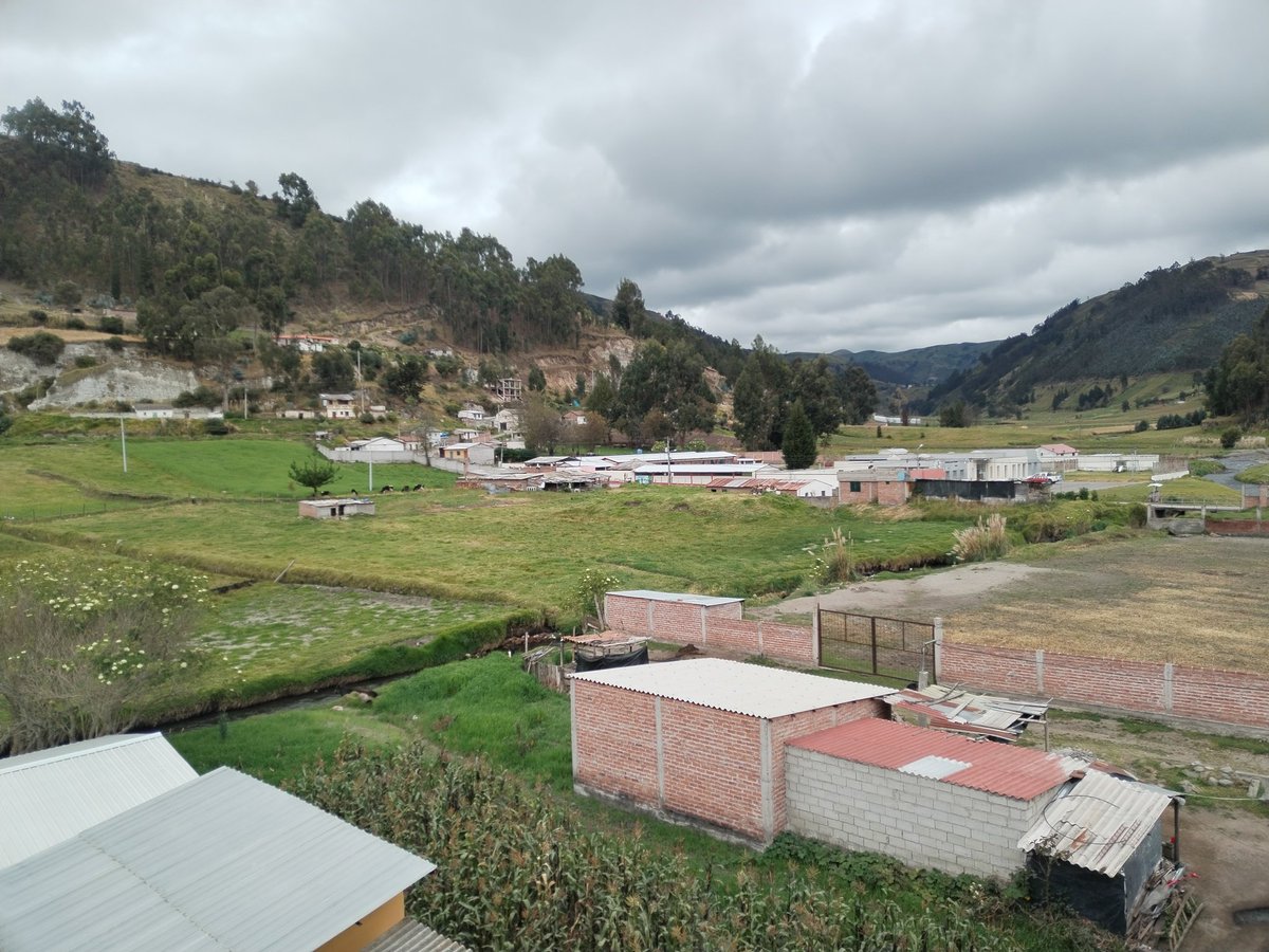 593SW56's tweet photo. Buenos días desde la hermosa provincia de #Chimborazo
#Columbe #Ecuador https://t.co/FZIpjO39Oc