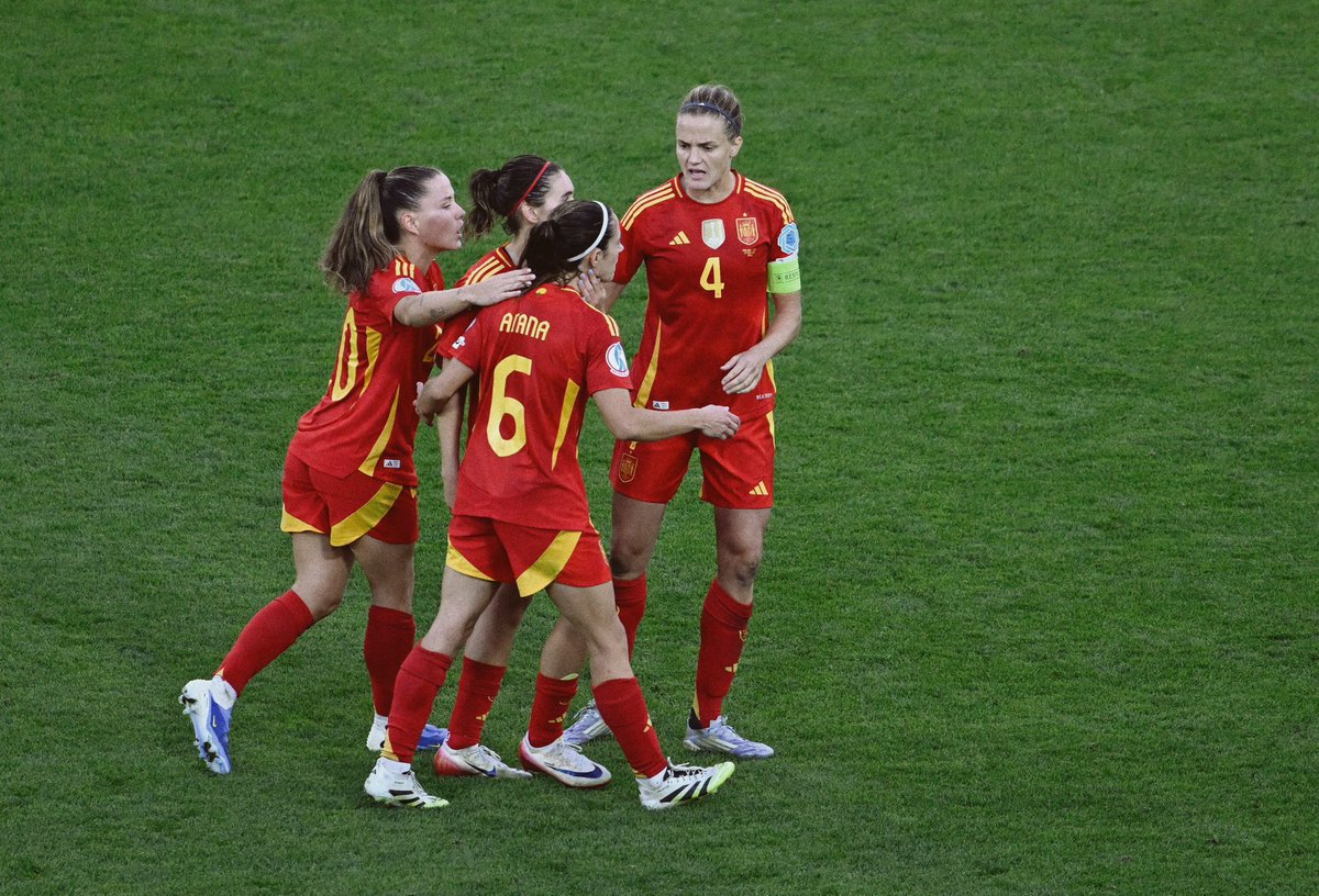 Cuesta asimilarlo, pero no queda otra que aceptarlo. Orgullosa del equipo y del torneo que hemos hecho. Gracias por tanto apoyo. Volveremos.

It will hurt for some time, but proud of our journey. Thanks to all the fans, Switzerland and the <a href="/WEURO2025/">UEFA Women's EURO 2025</a>. Congratulations to England.