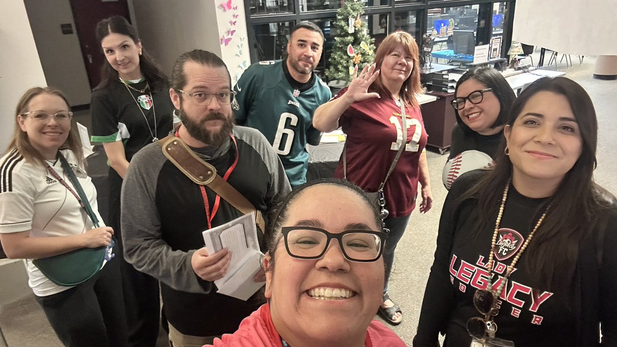 Stopping by the library <a href="/EDAztecs_HS/">Venessa Betancourt</a>