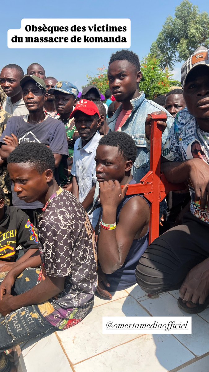 LeSommierRgis's tweet image. Catholiques congolais en deuil à Komanda après les massacres. 
Enterrement dans une fosse commune cet après-midi 🇨🇩

@photo RLS

⁦@Omerta_officiel⁩