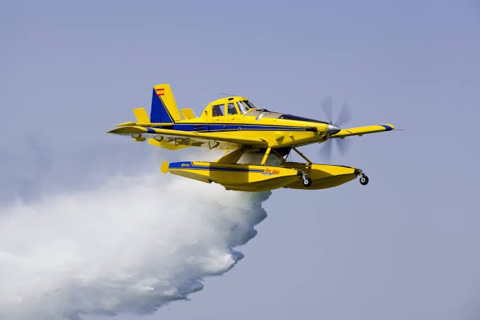 📍Tarım ve Orman Bakanlığımızın engin vizyonuyla kurulan Tarım Kredi Marketleri,
📉2024 yılında 2,254 milyar TL,
📉2025’in ilk 6 ayında ise 2,5 milyar TL zarar etmiş.
✈️Bu parayla aynı bakanlık tam 30 adet Air Tractor yangın söndürme uçağı alabilirdi.
🤔Devleti şirket gibi