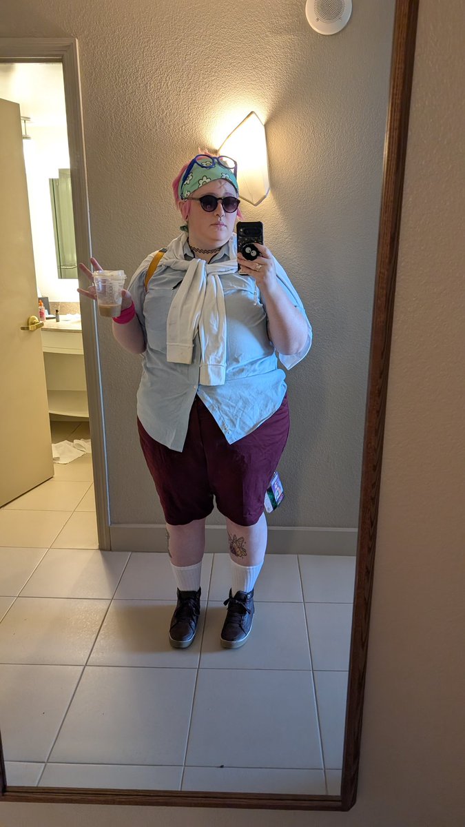 So I am notorious for not taking pictures at cons...but I had a really fun time at #metrocon2025
It was my first one and it was so good. The reason I went was to surprise my best friend and it was perfect. 
I'll probably make a better post once I get home! 
Bye bye Metro!