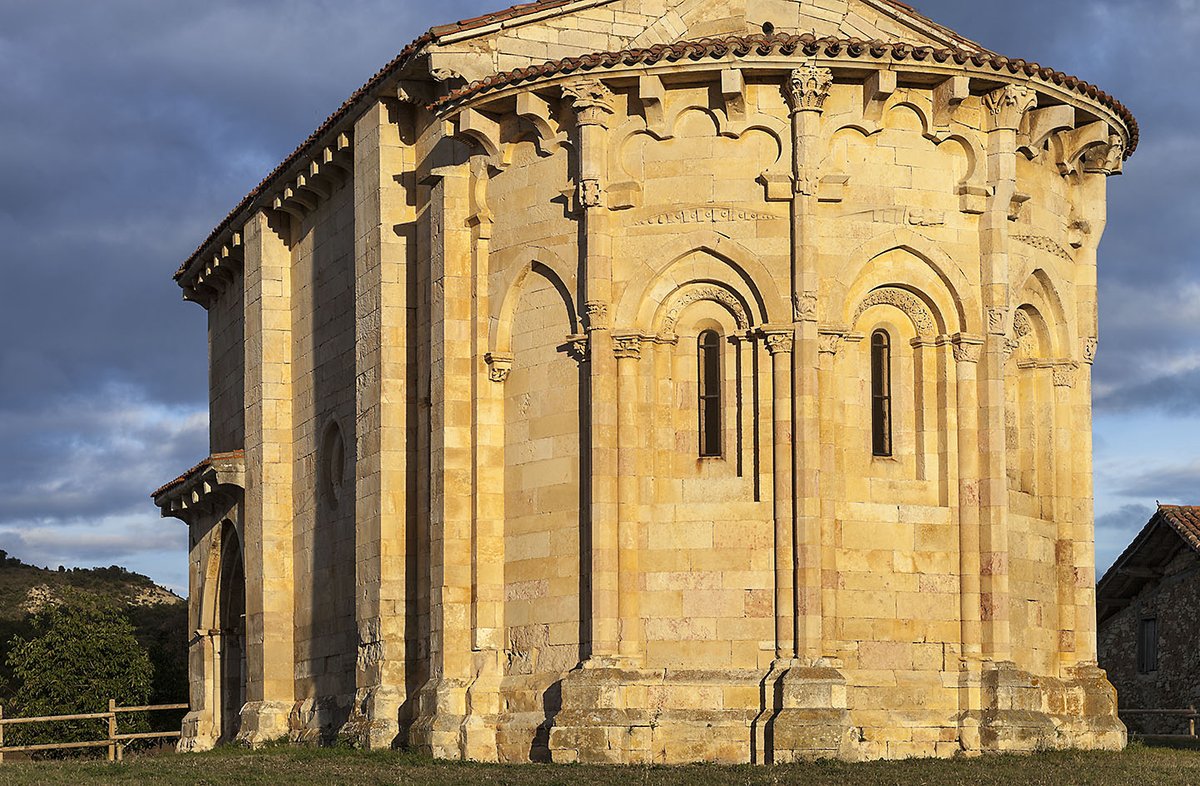 Businirmaslejos's tweet photo. SAN VICENTEJO
Durante el mes de agosto es posible visitar la ermita de la Concepción en San Vicentejo #Treviño, un templo del siglo XII de enigmático origen y una de las joyas del románico castellano

Hasta el 23 de agosto
De miércoles a sábado
De 11:00 a 14:00 h
Entrada gratuita https://t.co/mOyOGmeTbS